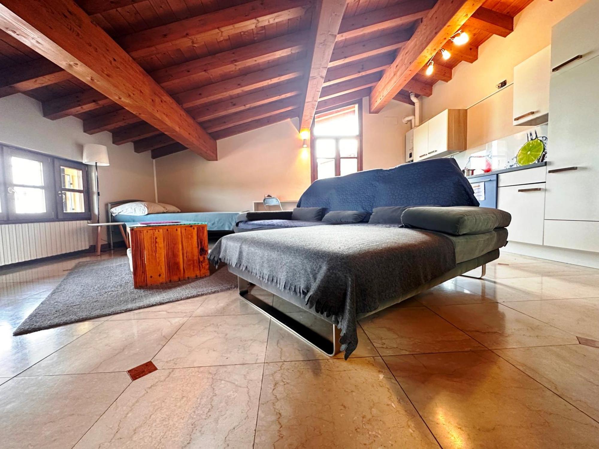 Loft Gardasee Лонато Екстериор снимка